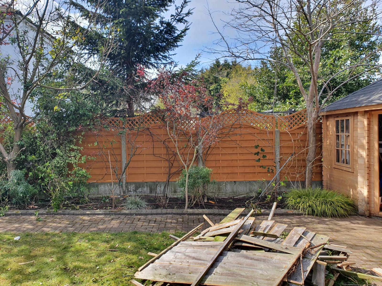 London Garden Fencing Experts by Happy Services London